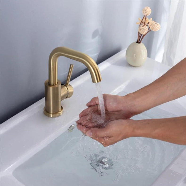 Classic Brass Single Handle Faucet